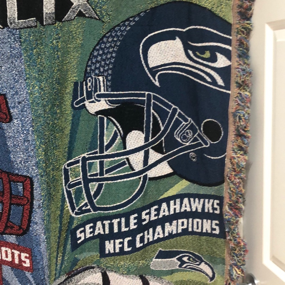 Like New NFL Superball XLIX  Woven Tapestry Throw - Picture 3 of 4